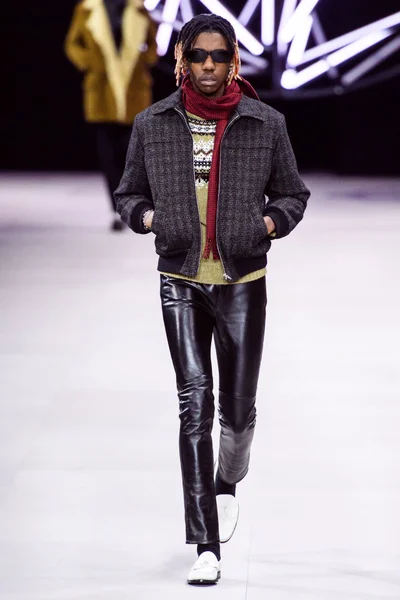 Look 32
